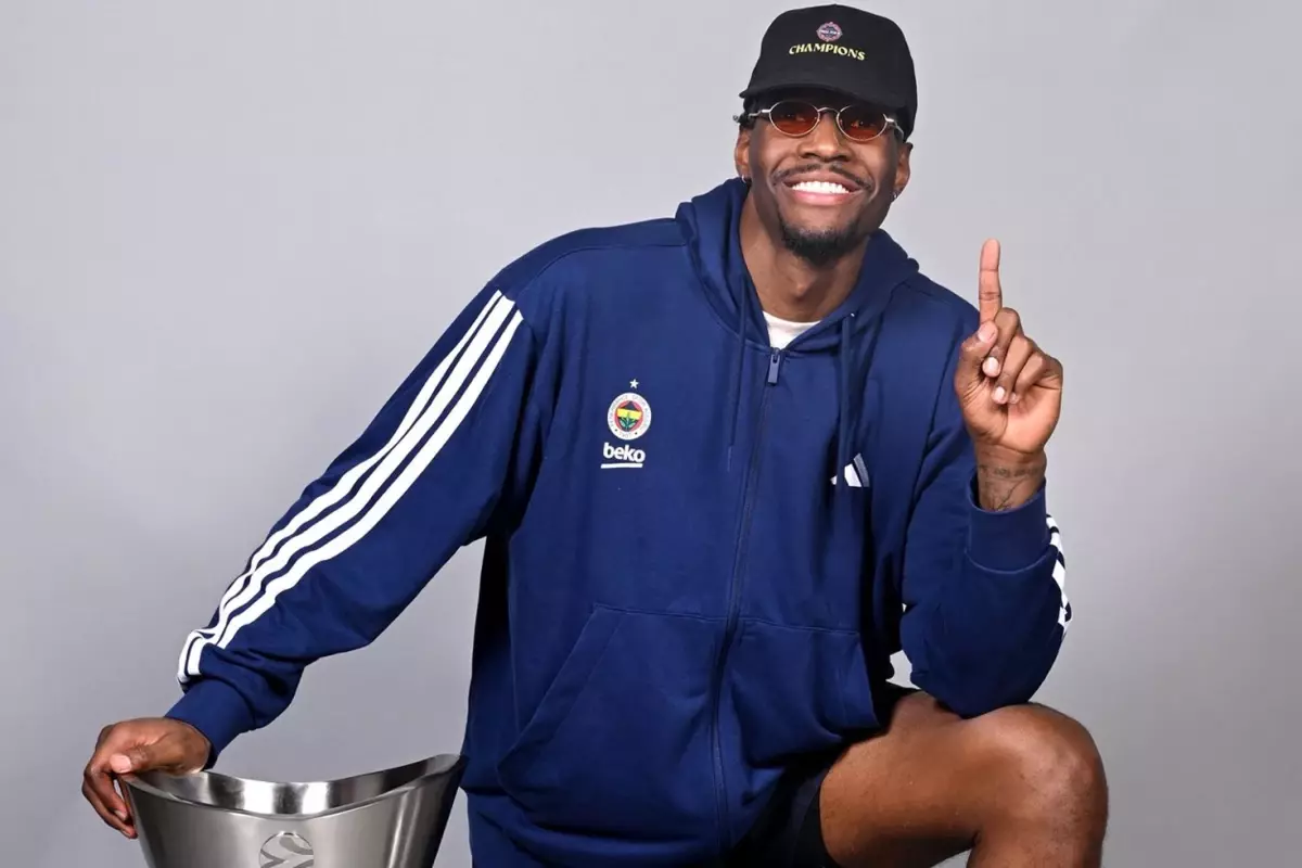 Nigel Hayes Davis Fenerbahçe'ye Atatürk'ün sözleriyle veda etti