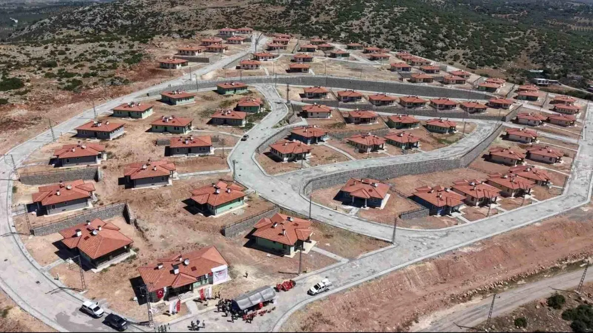 Osmaniye'de Depremzedelere 89 Yeni Ev Teslim Edildi