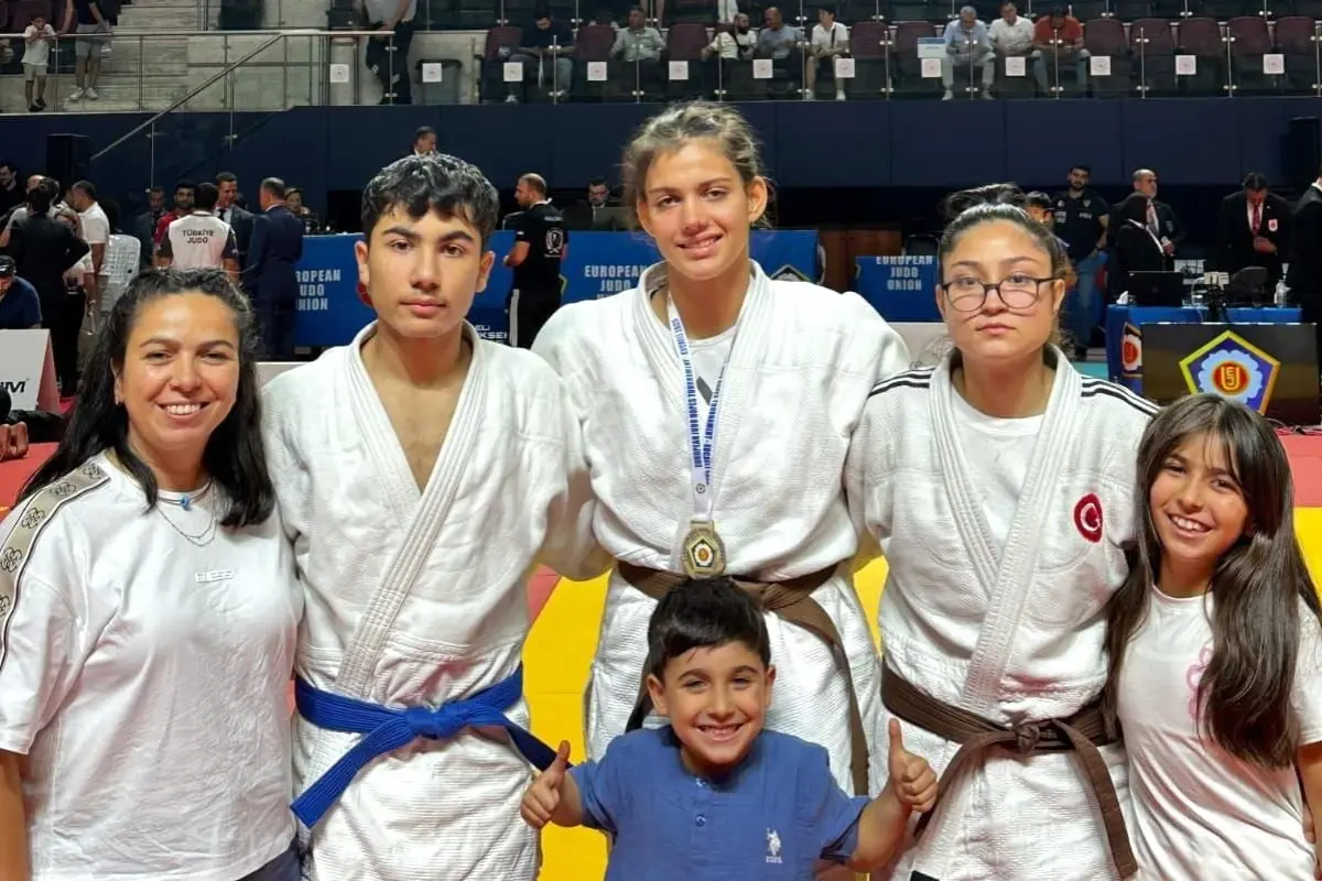 Salihli'nin gururu Hira Kılkış, Yıldızlar Avrupa Judo Kupası'nda şampiyon oldu