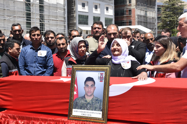 Martyr Celalettin Uyanık's mother sent greetings in Kurdish to President Erdoğan