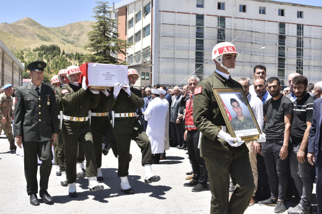 Martyr Celalettin Uyanık's mother sent greetings in Kurdish to President Erdoğan