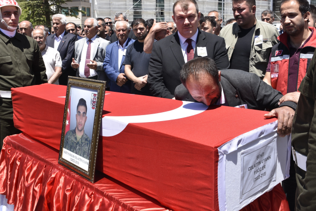 Martyr Celalettin Uyanık's mother sent greetings in Kurdish to President Erdoğan
