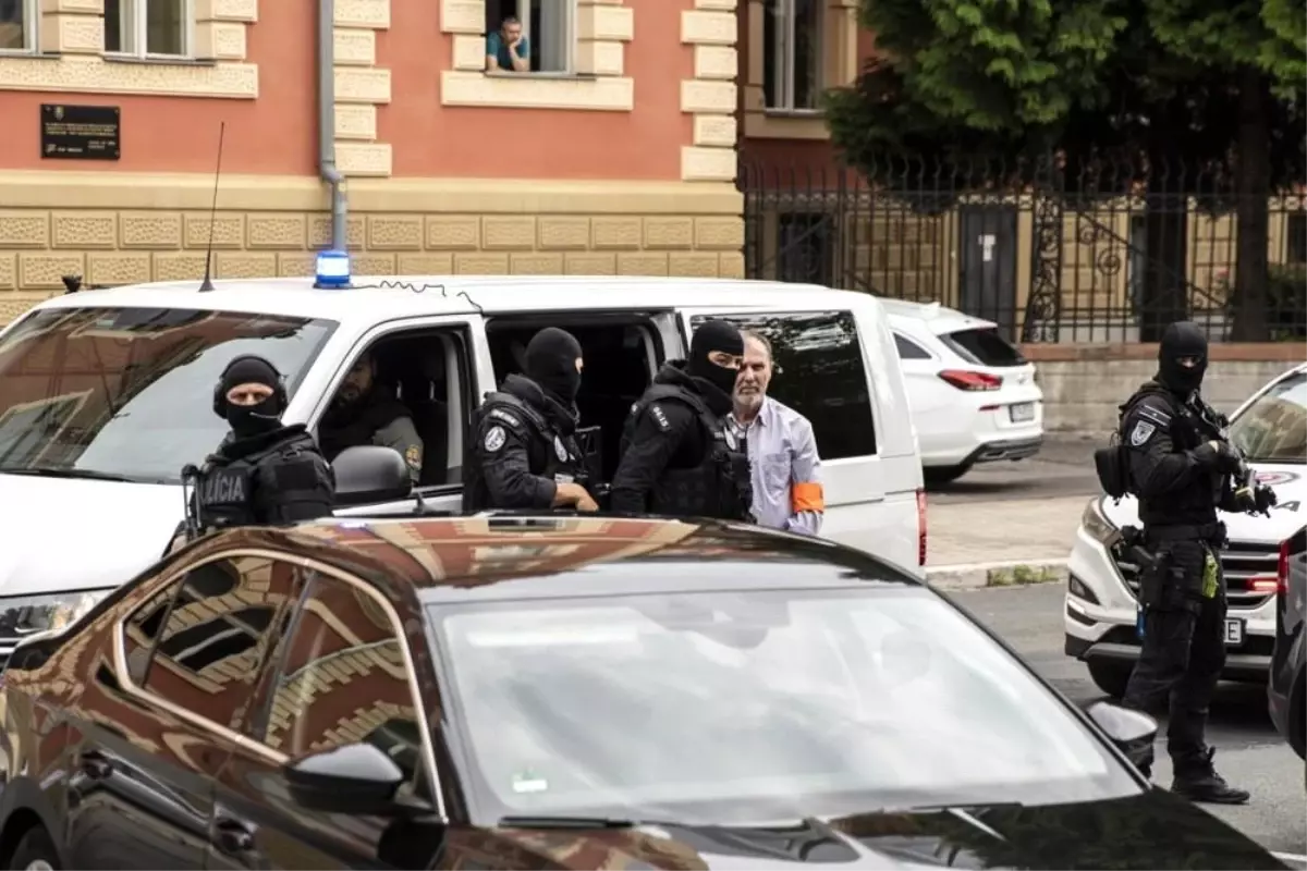 Slovakya Başbakanı Robert Fico'ya Suikast Girişimi Yargılanmaya Başlandı