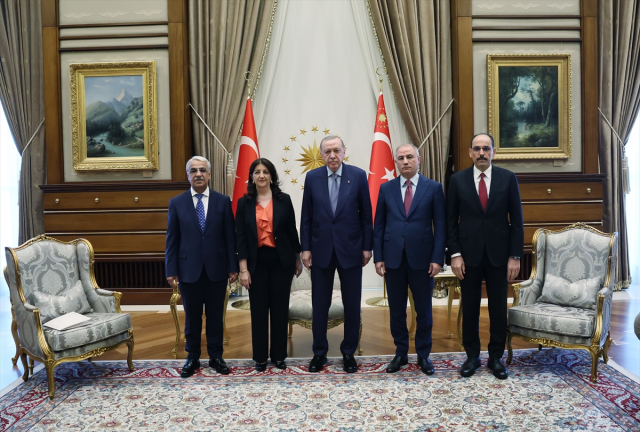 A new phase in the terrorism-free Turkey process! A new call from Öcalan