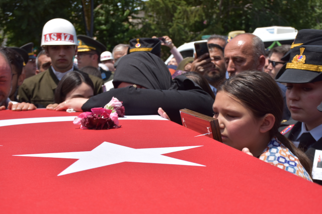 Türkiye şehirlerini uğurluyor! Gözyaşları sel oldu Türkiye şehirlerini uğurluyor! Gözyaşları sel oldu