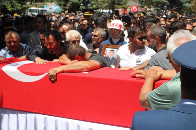 Türkiye şehirlerini uğurluyor! Gözyaşları sel oldu Türkiye şehirlerini uğurluyor! Gözyaşları sel oldu