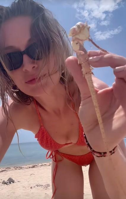 Yasemin Kay Allen took a vacation after the breakup