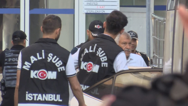 The mayors Zeydan Karalar and Abdurrahman Tutdere, detained in the corruption operation, were transferred to the courthouse.