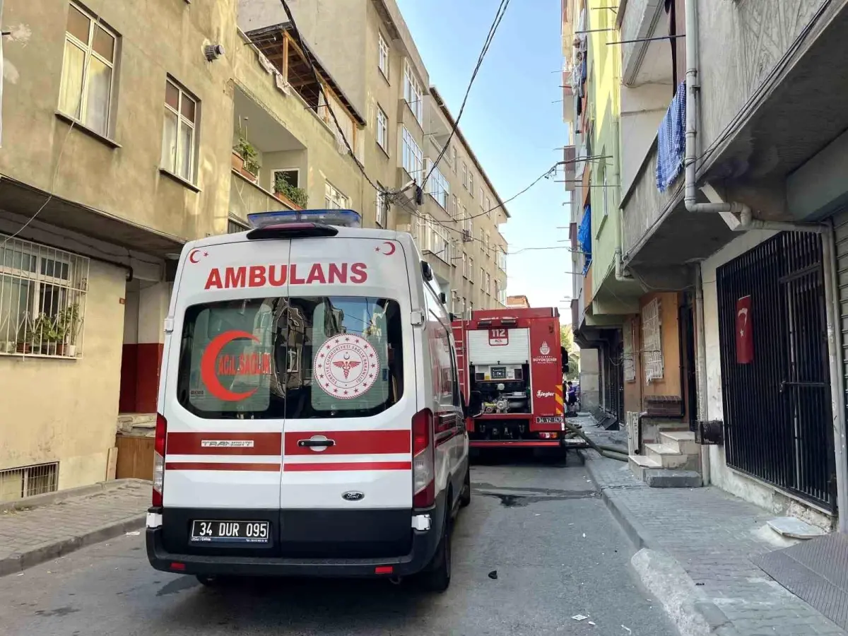 Bağcılar'da 5 Katlı Binada Yangın Çıktı