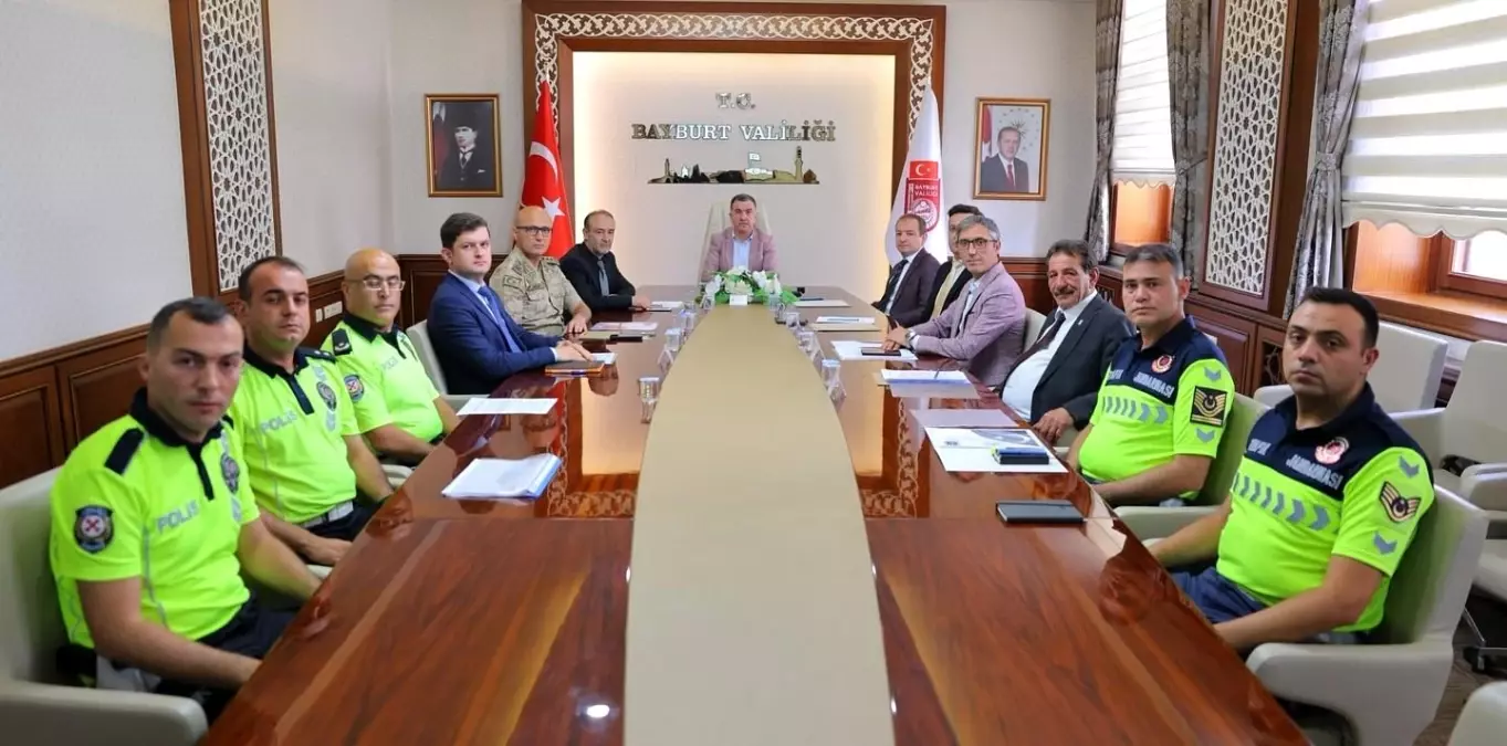Bayburt'ta İl Trafik Komisyonu Toplantısı Gerçekleşti