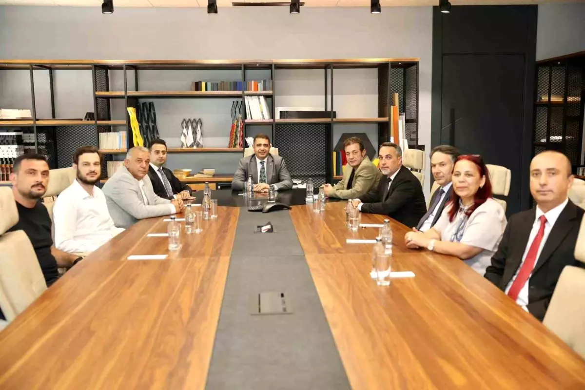 Düzce Valisi Selçuk Aslan, Fabrika Ziyaretleriyle İstihdama Destek Veriyor