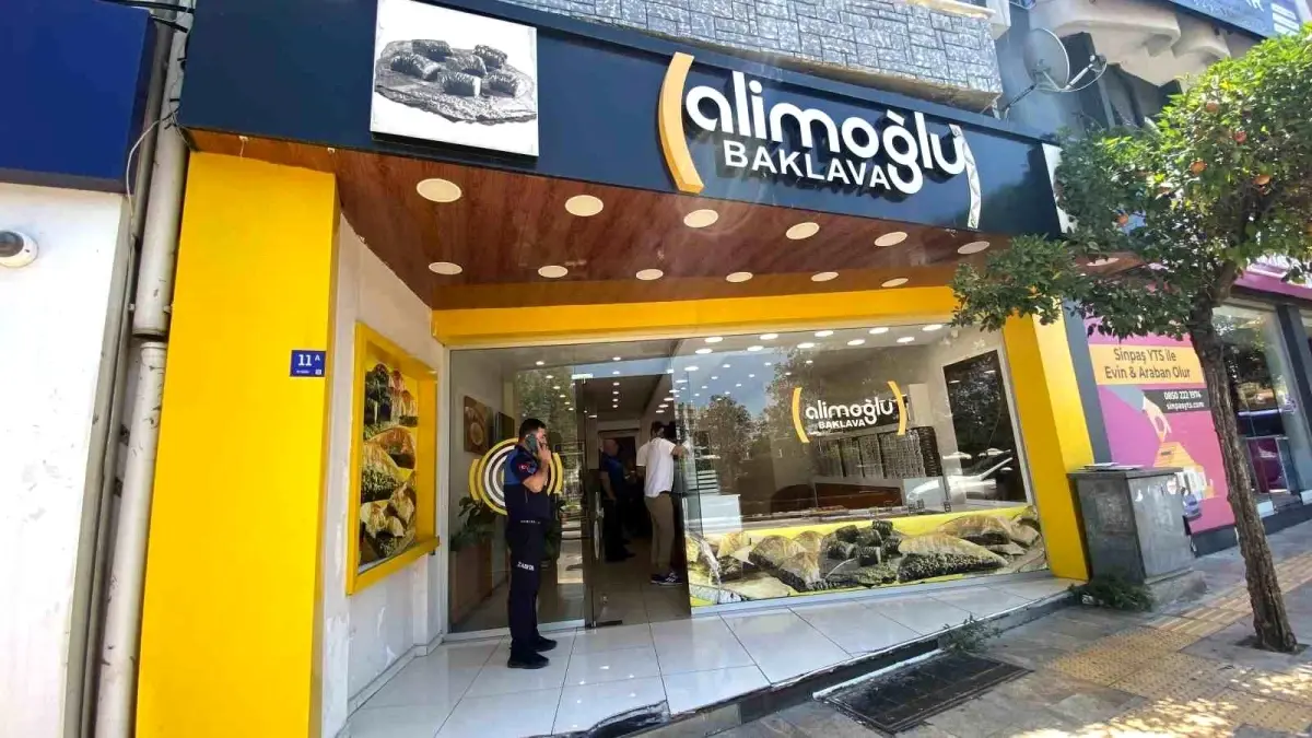 Aydın'da Baklava Dükkanına Fare Denetimi: 60 Bin TL Ceza Kesildi