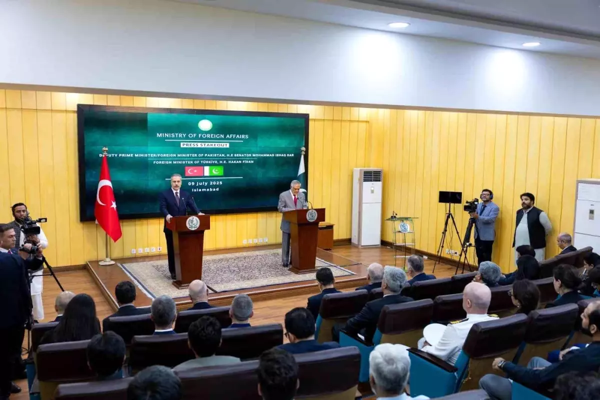 Fidan: 'Pakistan açıklarında birlikte petrol ve doğalgaz arama faaliyetleri gerçekleştirilecek'