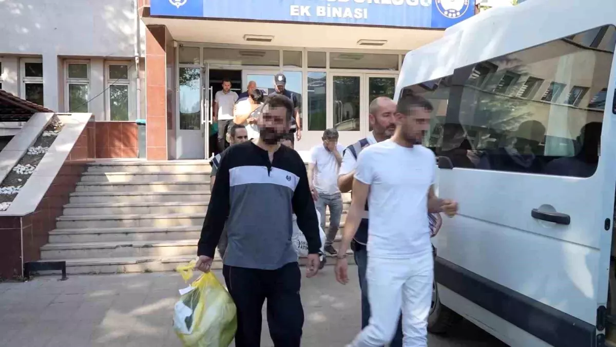 Kırıkkale'de Eş Zamanlı Operasyonda 8 Kişi Yakalandı