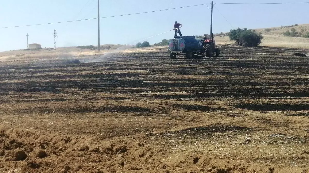 Isparta'nın Yalvaç İlçesinde Tarım Arazisinde Yangın
