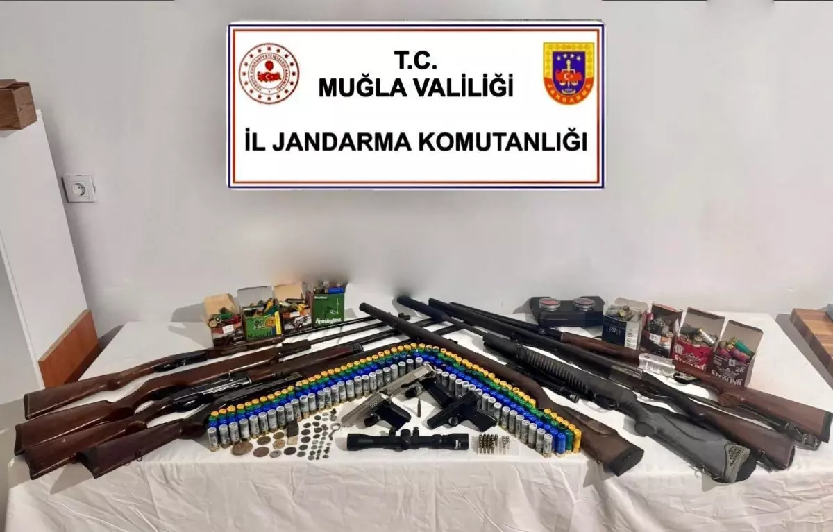 Muğla'da Tarihi Eser ve Ruhsatsız Silah Operasyonu
