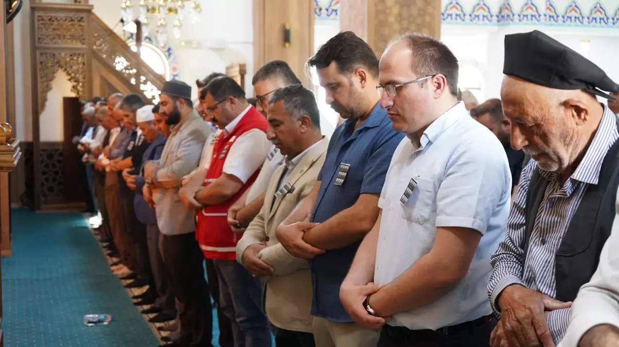 Şırnak'ta 12 asker için gıyabi cenaze namazı kılındı