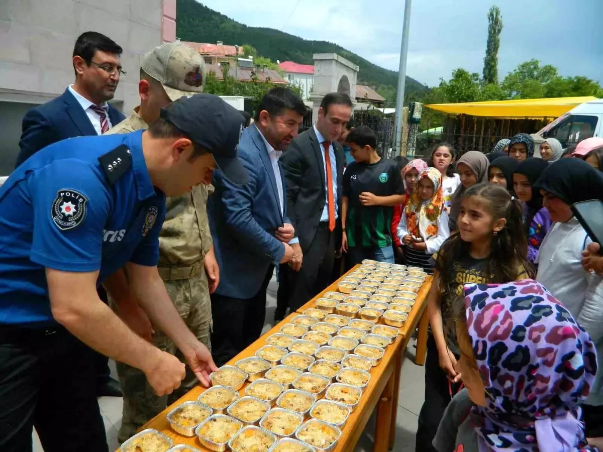 Posof'ta Muharrem Ayı Kutlandı: Aşure İkramı Yapıldı