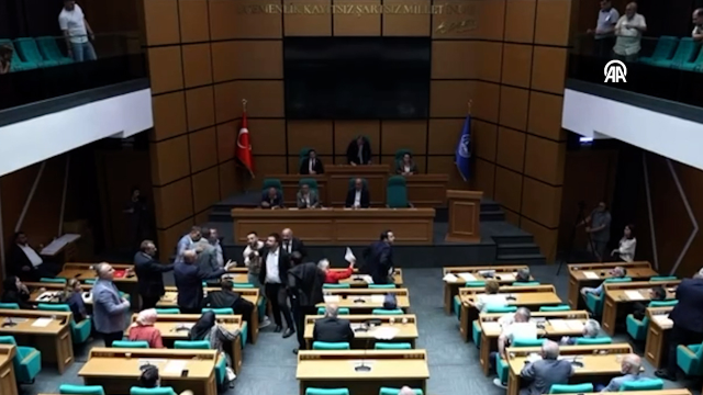 The session was interrupted due to a baklava debate in the Üsküdar Municipal Council