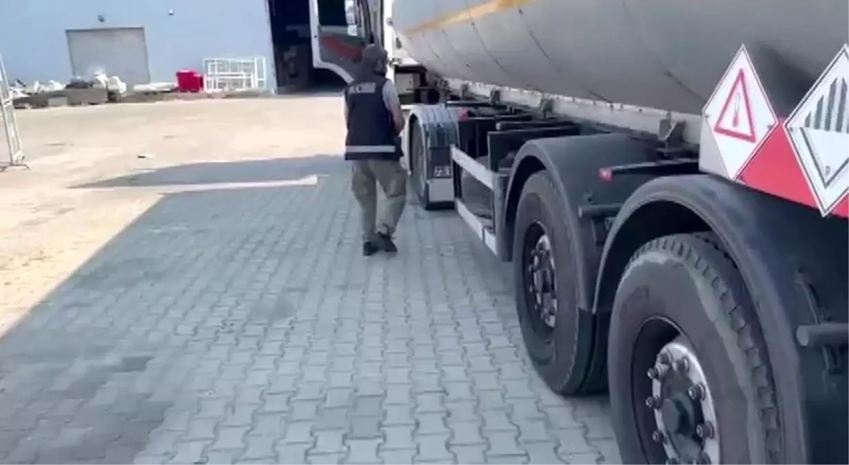 Adana'da 19 Bin Paket Kaçak Sigara Ele Geçirildi