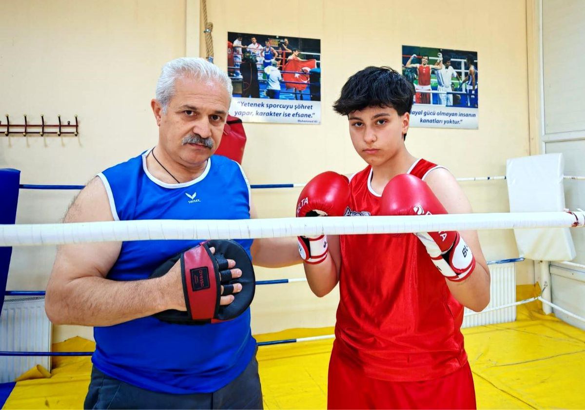 Elazığlı Aygül Özdemir, Türkiye Boks Şampiyonası'nda Üçüncü Oldu