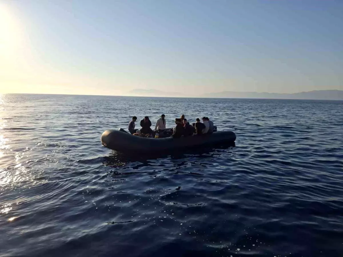Çanakkale'de 16 Çocuk ile 23 Kaçak Göçmen Kurtarıldı
