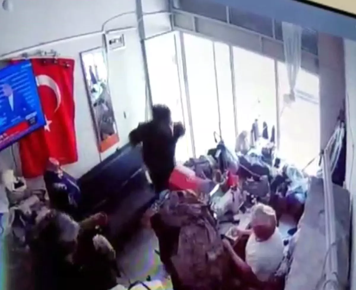 Kayseri'de Terziye Baba-Oğul Saldırısı: Darp Edildi, Yardım İstedi