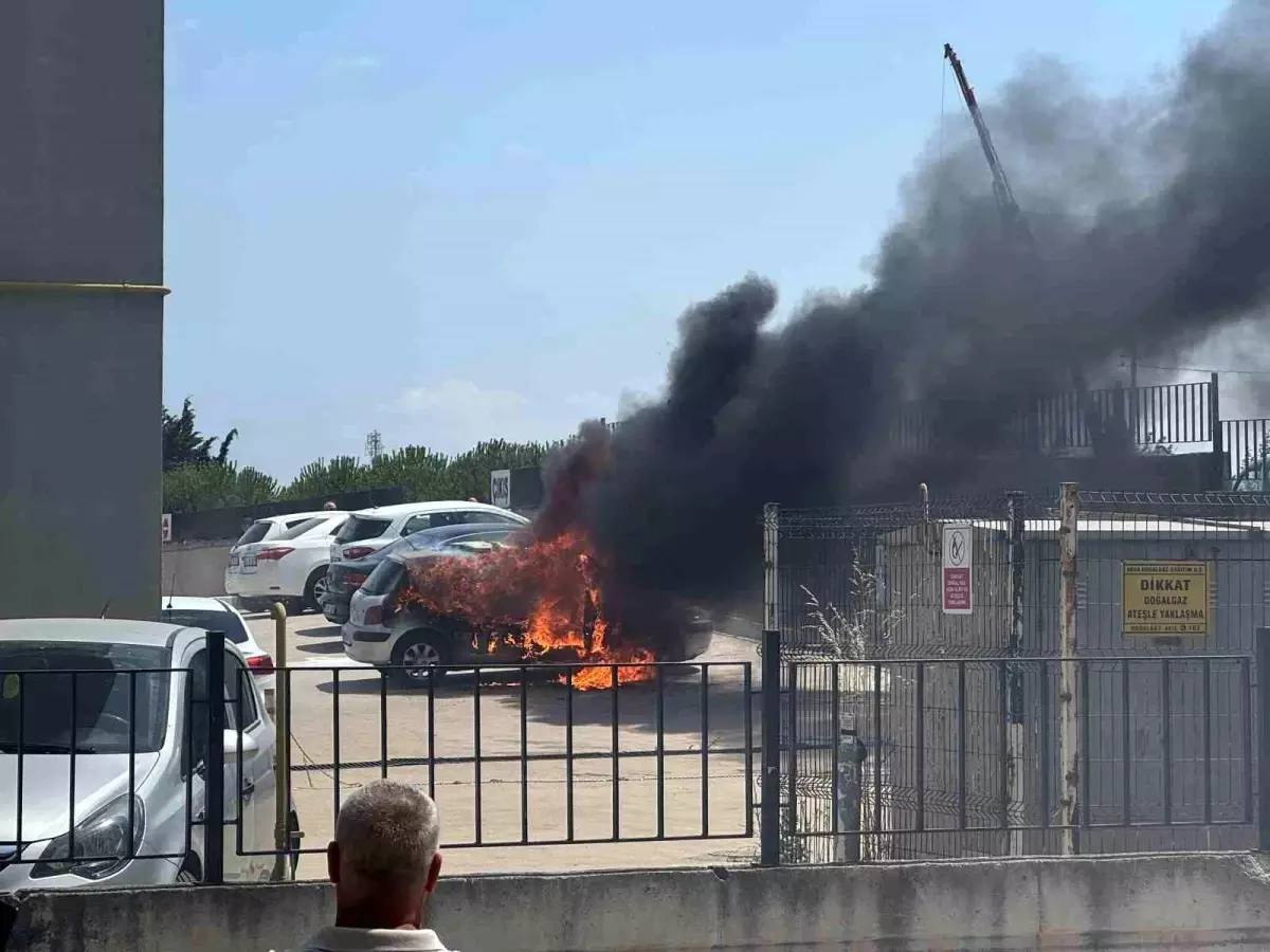 Bandırma Hastane Otoparkında Araç Yangını