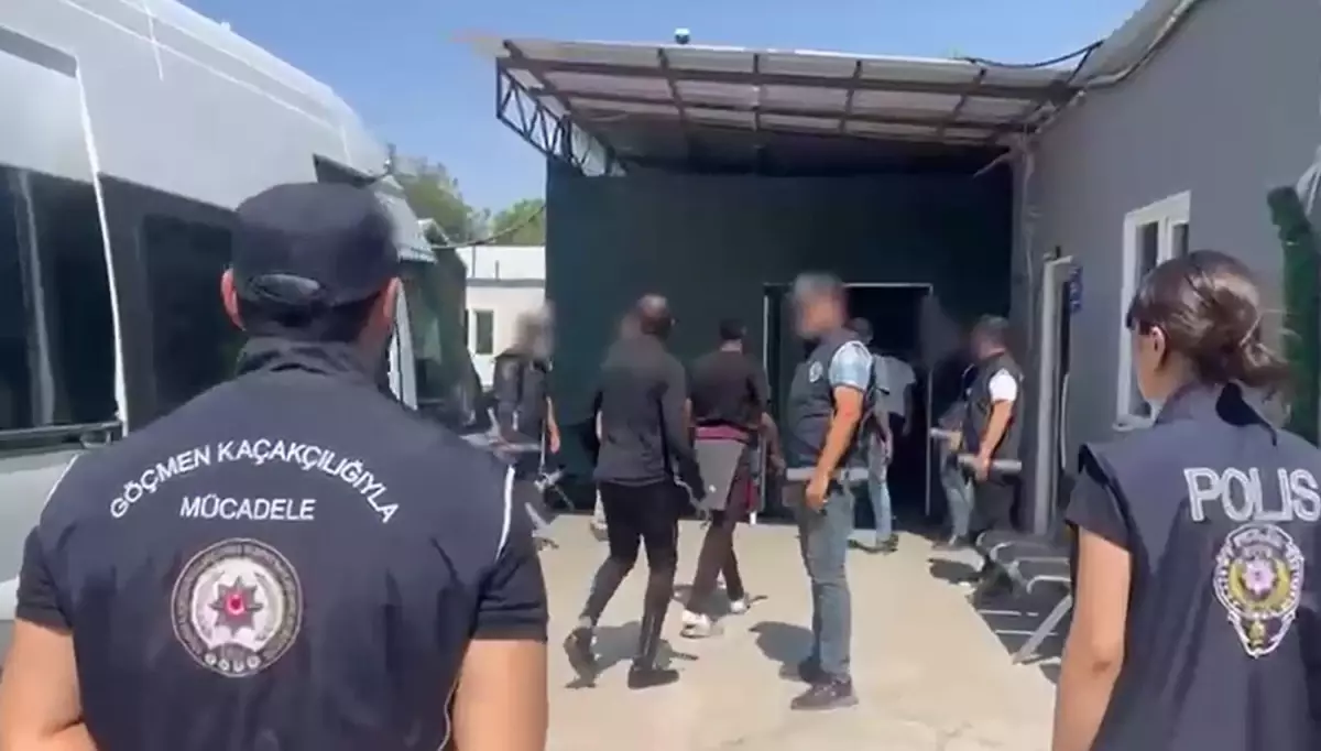 Denizli'de Göçmen Kaçakçılığı Operasyonu: 12 Gözaltı