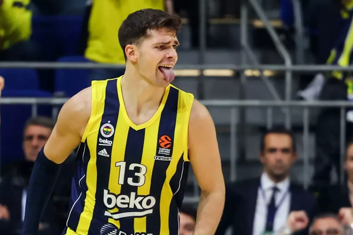 Fenerbahçe Beko'da 3 yıllık imza