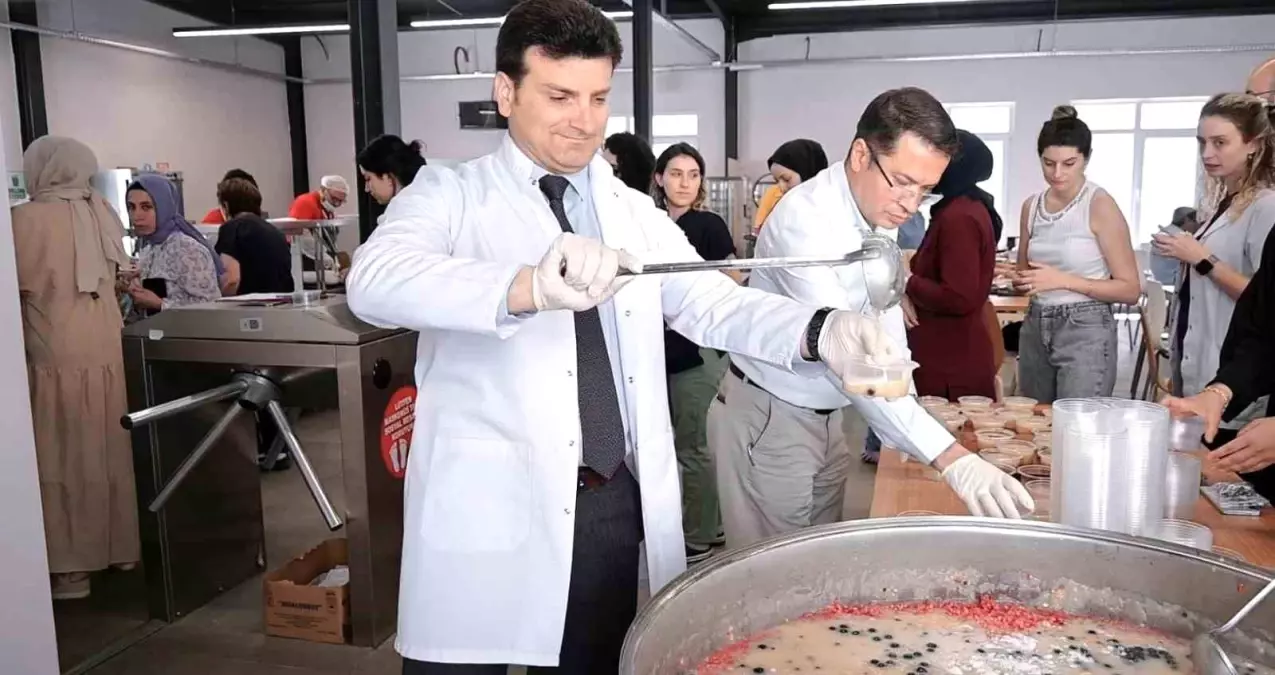 Yedikule Hastanesi'nde Aşure İkramı