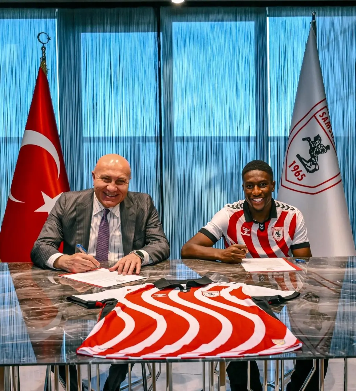 Samsunspor, İsveçli Joe Mendes ile 5 Yıllık Sözleşme İmzaladı