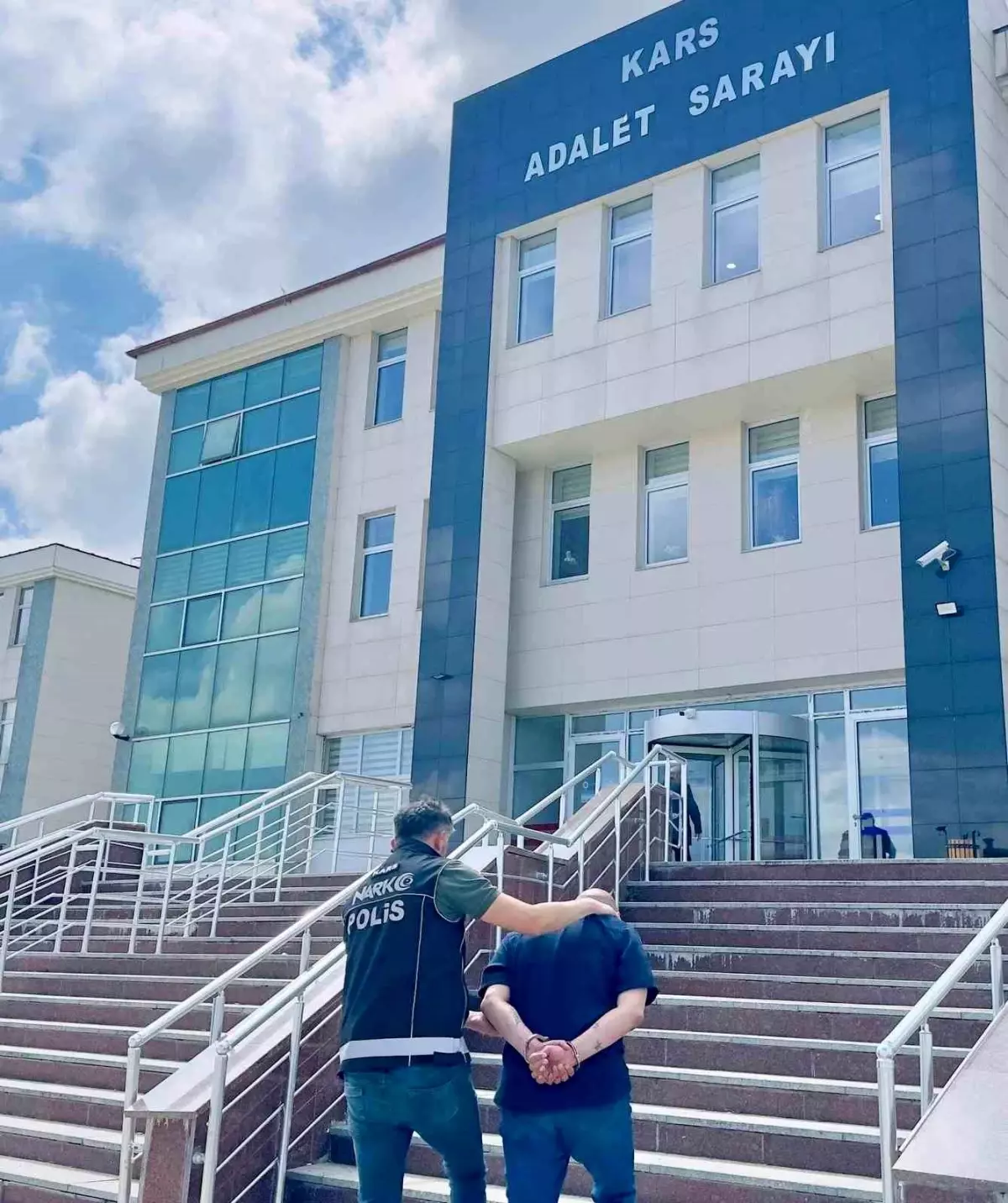 Kars'ta Uyuşturucu Taciri Tutuklandı