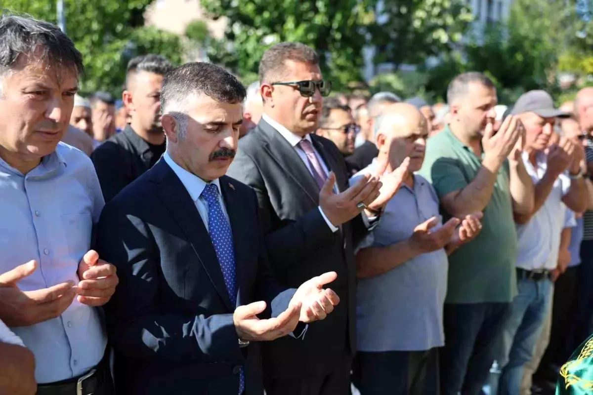 Düzce'de Trafik Kazası Sonucu Hayatını Kaybeden Güvenlik Görevlisi Uğurlandı