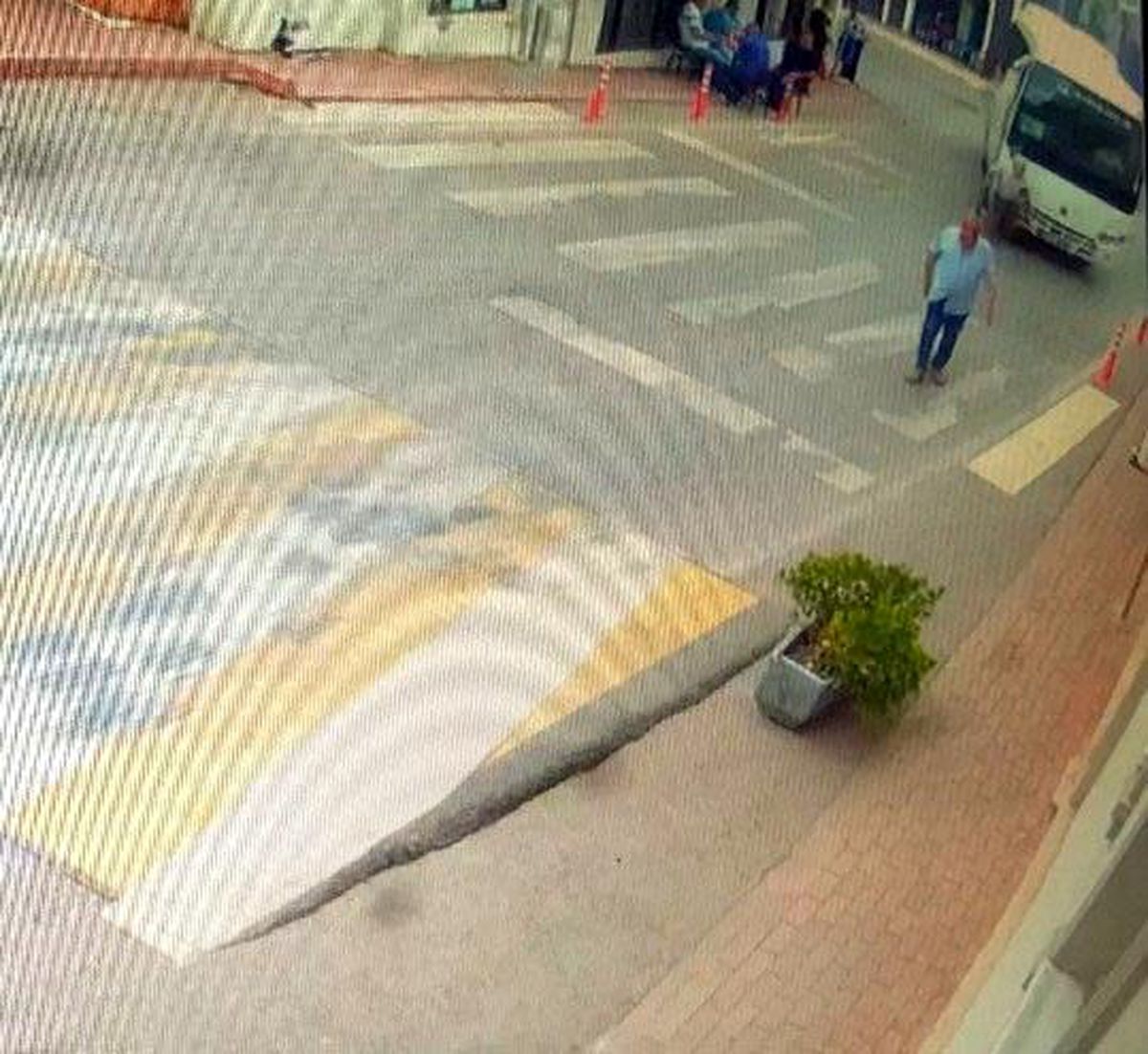 Kocaeli'de Servis Minibüsü Yaşlı Adamı Ahnına Aldı