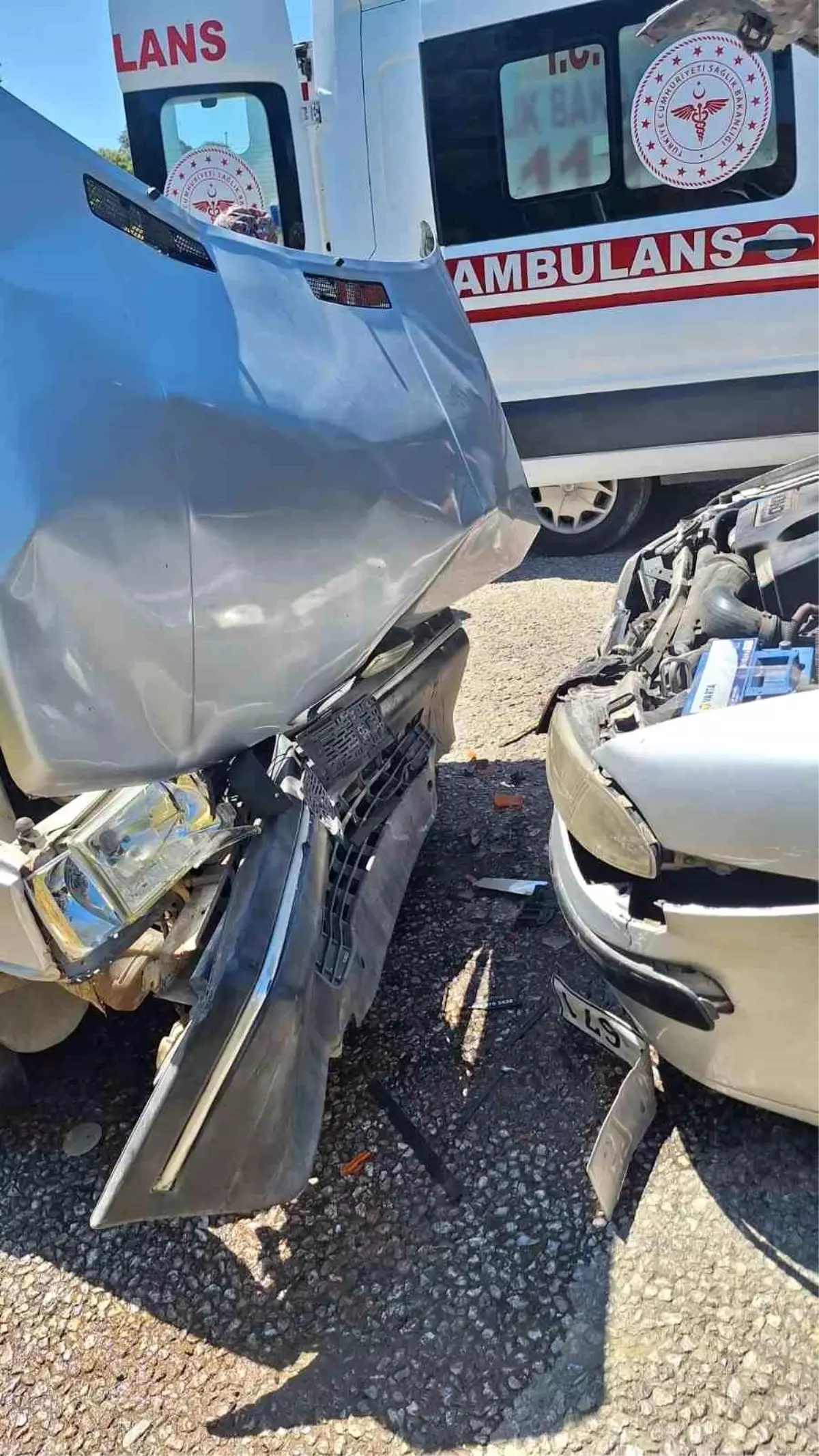 Sinop'ta İki Otomobil Çarpıştı: 5 Yaralı