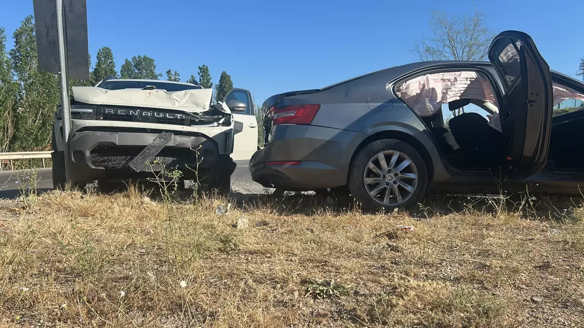 Sivas'ta Trafik Kazası: 5 Yaralı