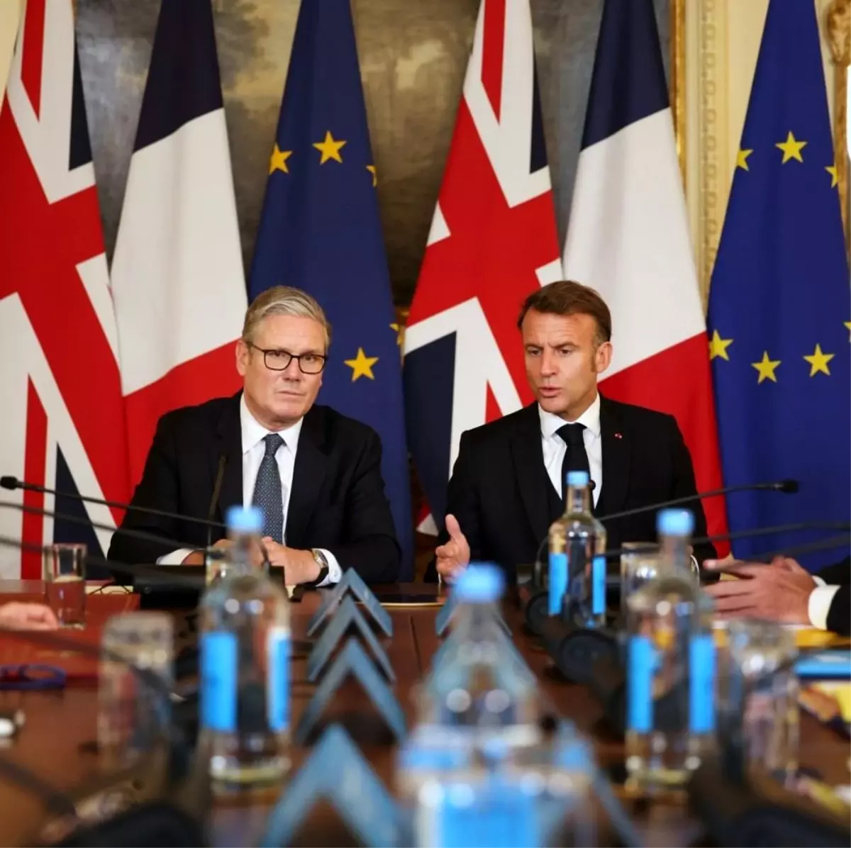 Starmer ve Macron, Yasadışı Göçmenlerin Geçişini Önleme Planı konusunda anlaştı