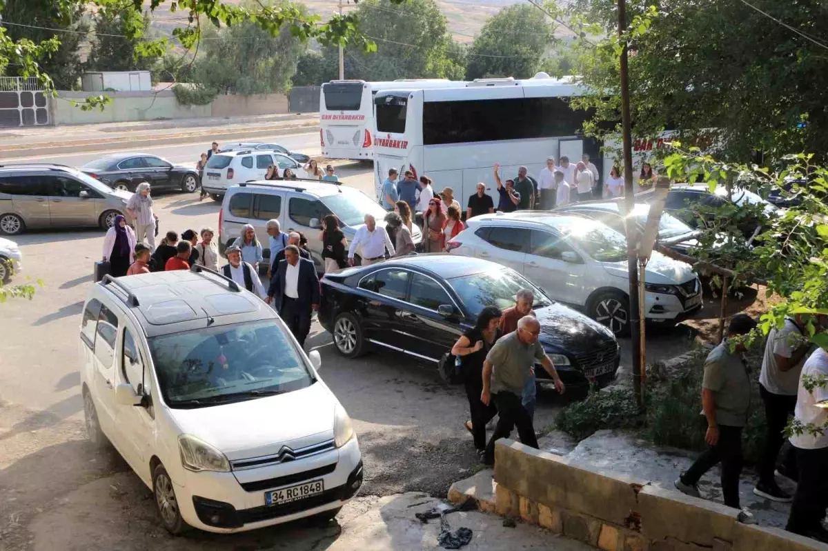 PKK Heyeti Diyarbakır'dan Süleymaniye'ye Geçti