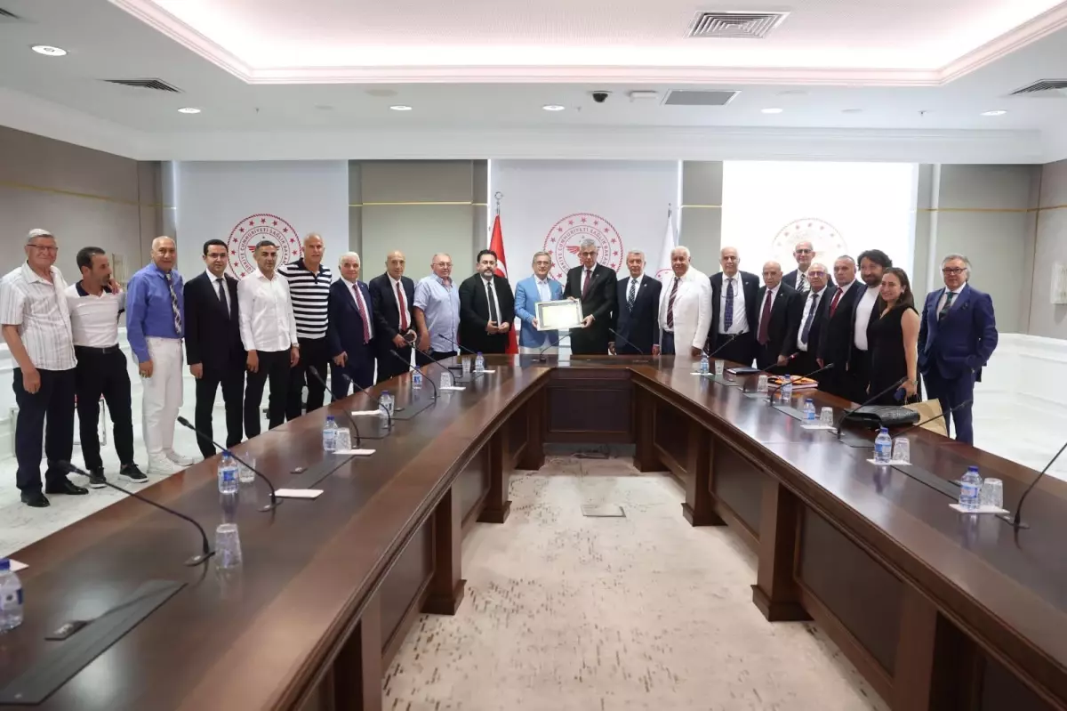 TÜRFAD Yönetimi Sağlık Bakanı Memişoğlu’nu Ziyaret Etti