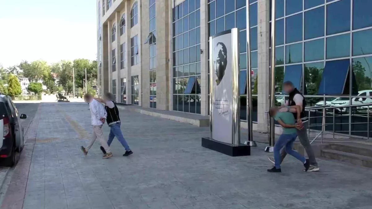 Uşak'ta Uyuşturucu Operasyonu: 3 Şüpheli Tutuklandı