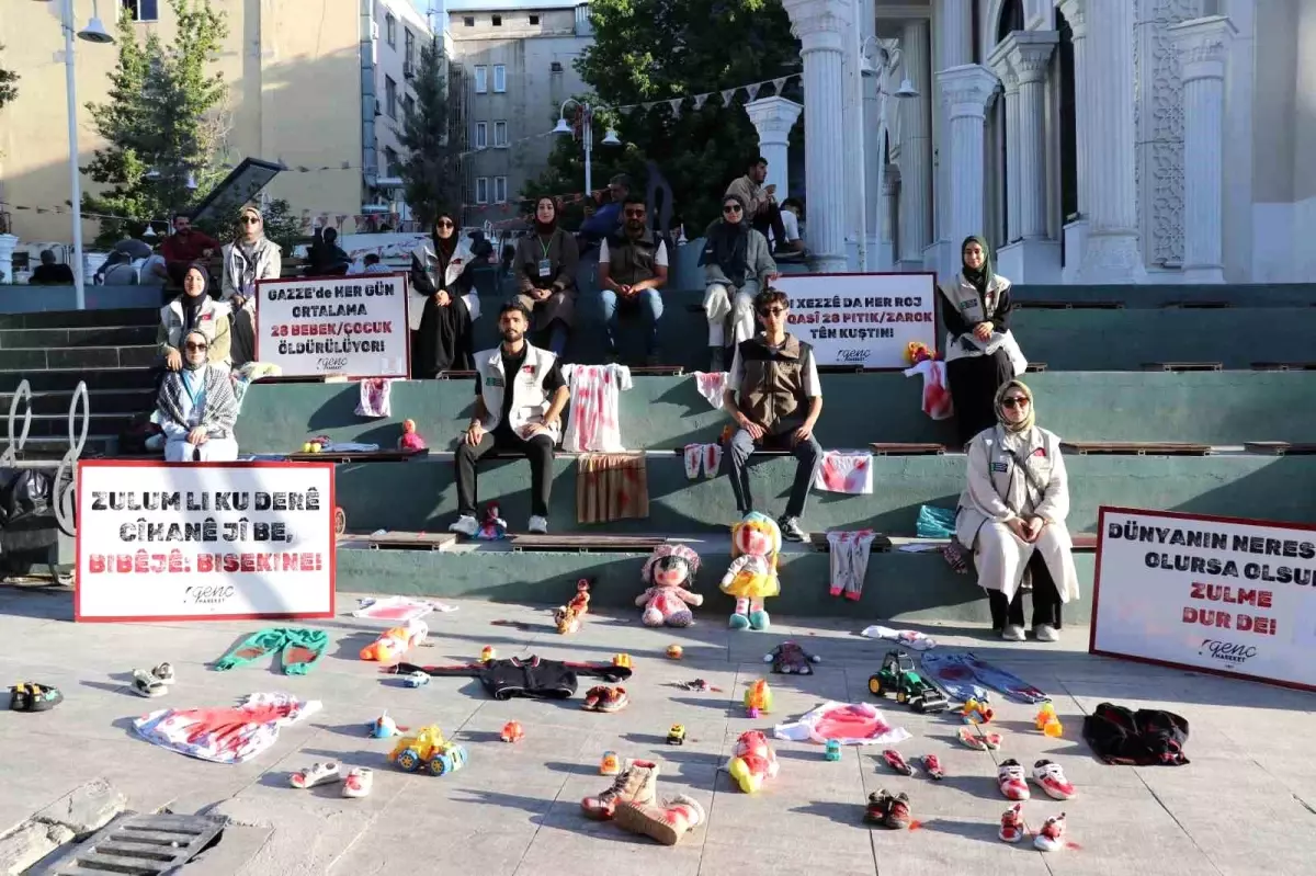 Van'da Gazze'deki Çocuk Katliamına Dikkat Çeken Sergi Açıldı