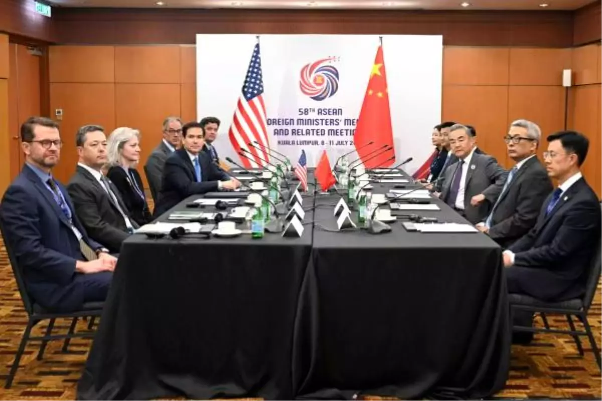 ABD ve Çin Dışişleri Bakanları İlk Yüz Yüze Görüşmeyi Gerçekleştirdi