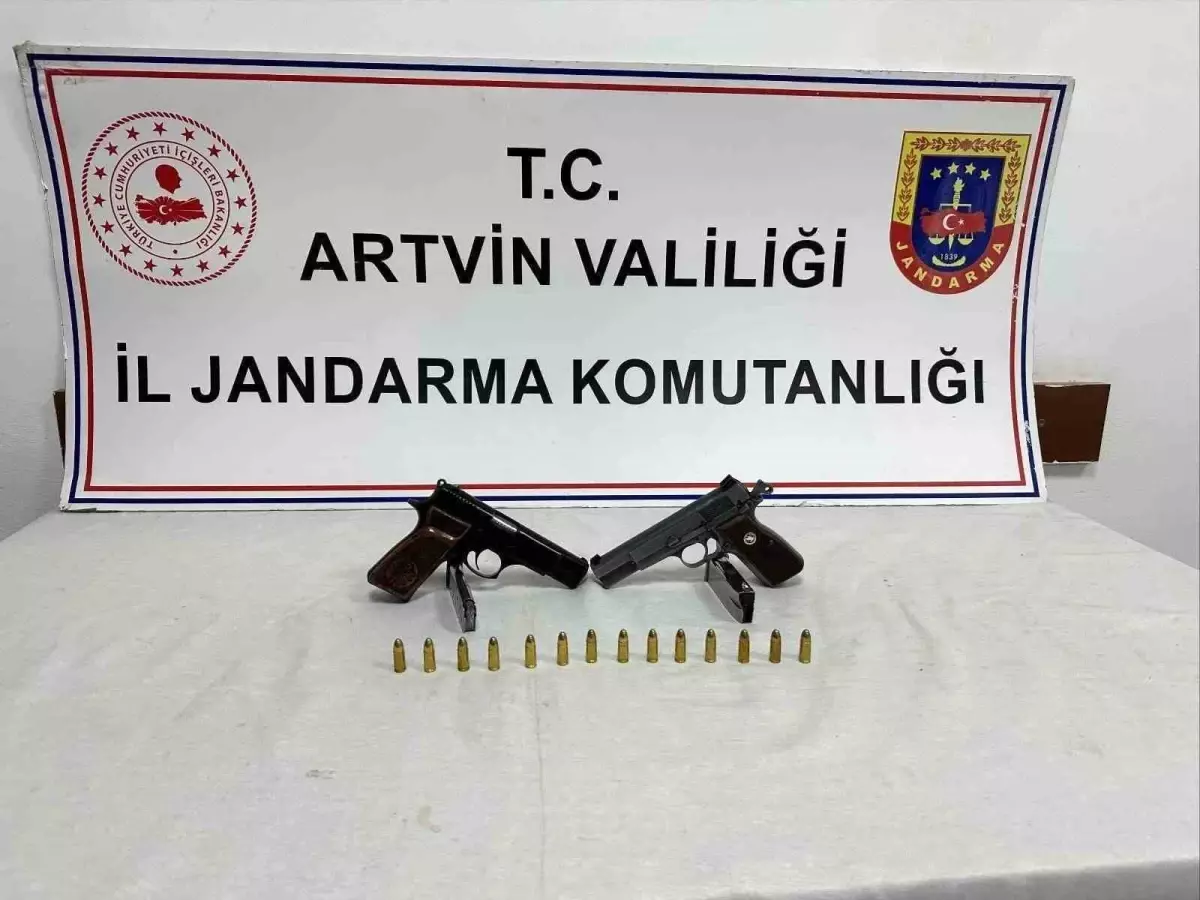 Artvin'de Jandarma, Silah Sesleri Üzerine Operasyon Düzenledi