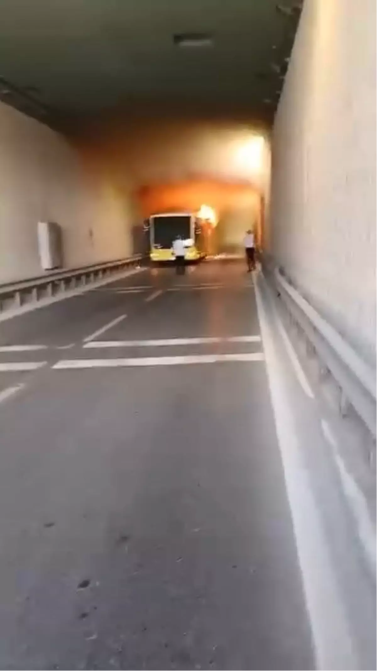 Zincirlikuyu'da otobüste yangın -1