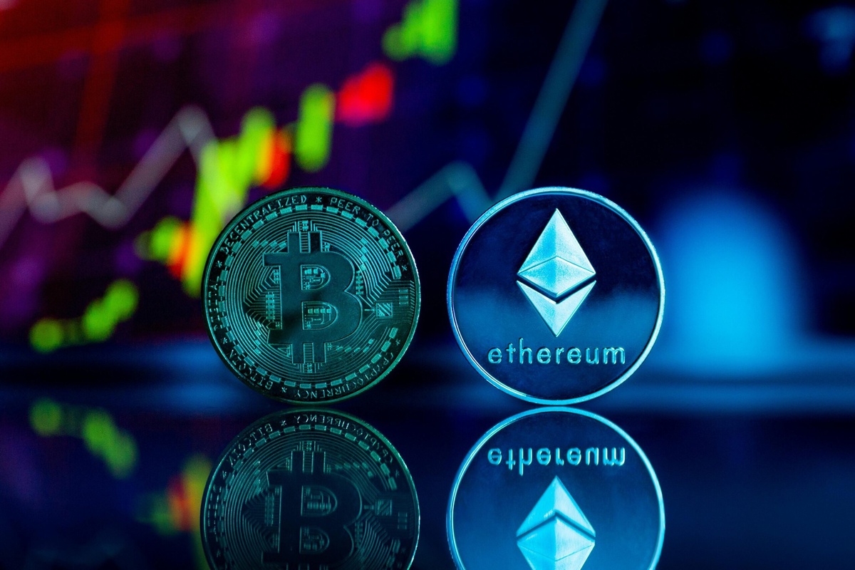 Bitcoin ve Ether Spot ETF'leri bir günde 1,55 milyar dolar çekti