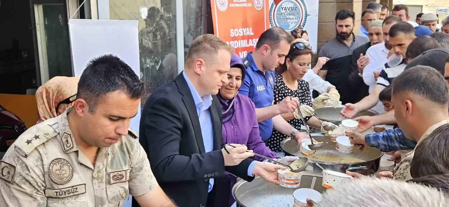 Muş'ta 3 Bin Kişiye Aşure İkramı