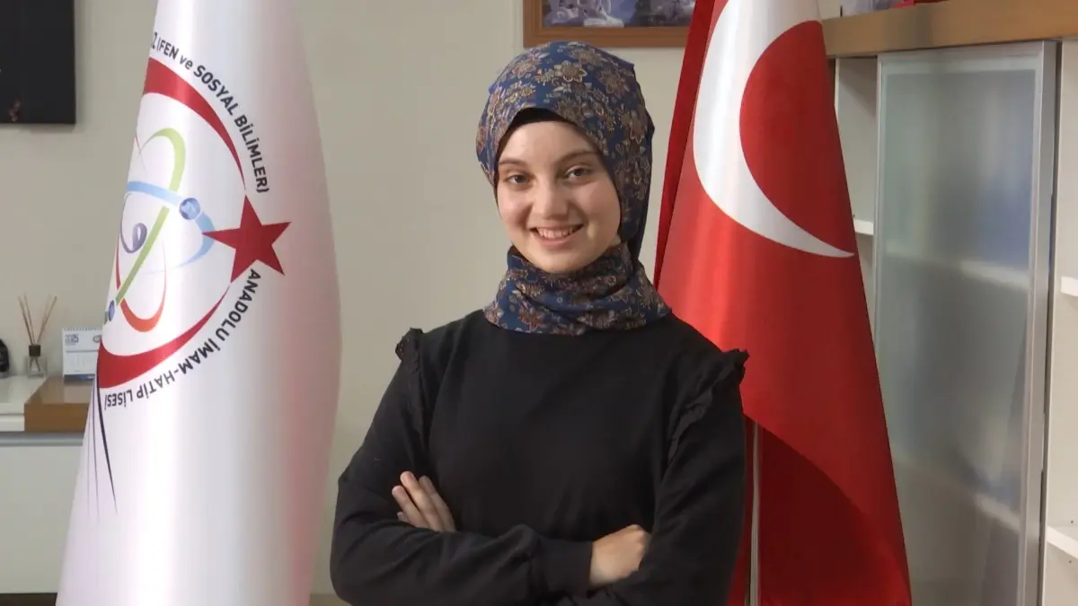 Depremde evi yıkılan Şevval Ece Kılınçer, LGS'de Türkiye birincisi oldu