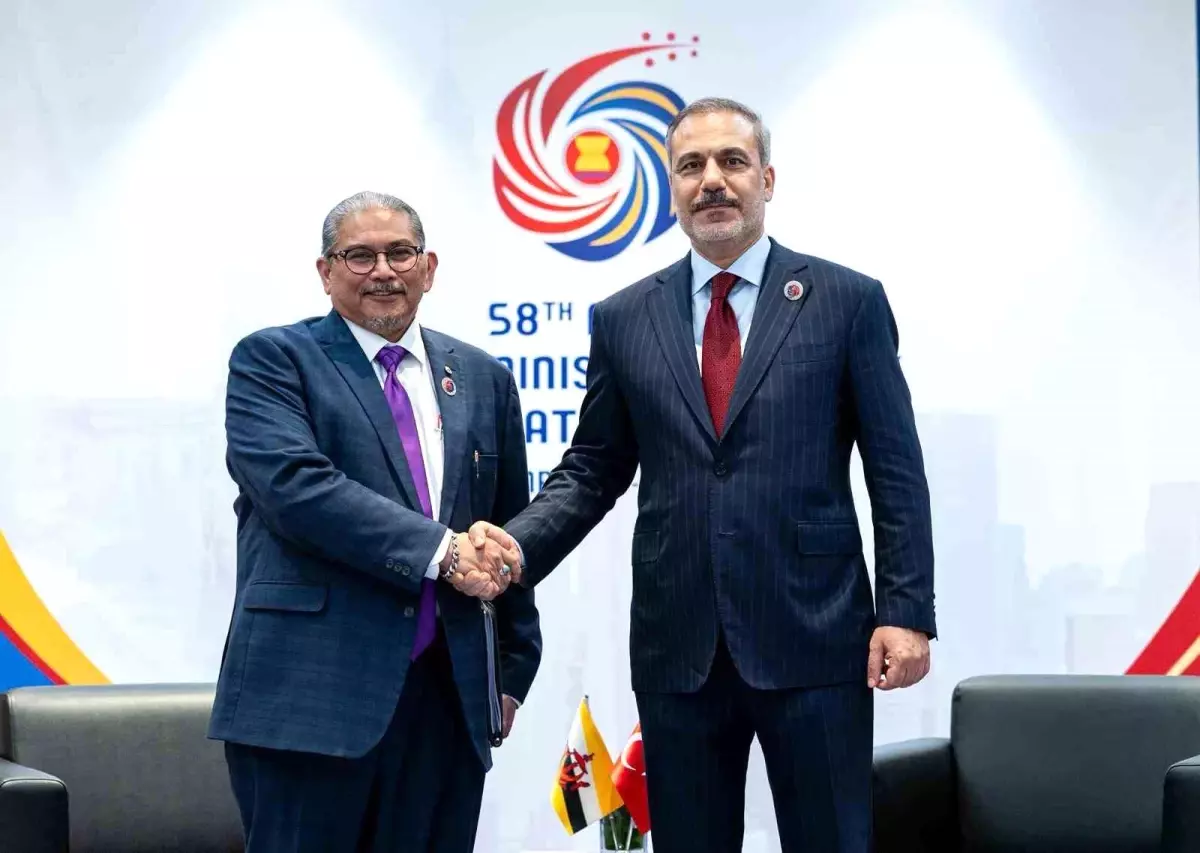 Dışişleri Bakanı Fidan, Brunei Darusselam Dışişleri İkinci Bakanı Erywan Yusof ile görüştü