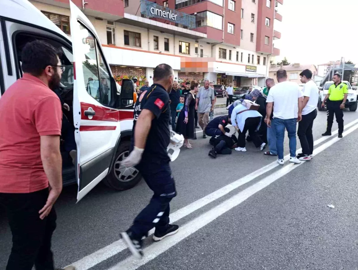 Gümüşhane'de Kamyonet, Yaşlı Kadına Çarptı